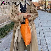 Load image into Gallery viewer, 2020 New Stylish Spring Women Weave Handbags Female Fashion Knit Clutches Tote Bags High Quality Capacity Women Leather Handbag
